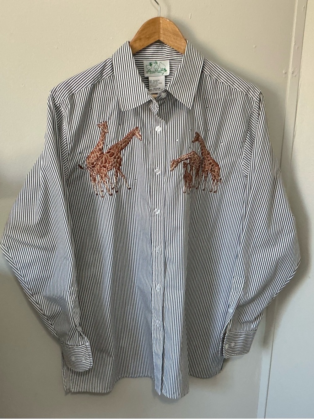 Quacker Factory Striped Shirt with Giraffe Embroidery - rhinestones white/Black